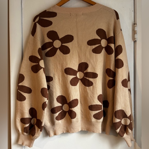 Lilly & Rose Boutique Floral Beige and Brown Sweater, Size Large - Picture 8 of 9